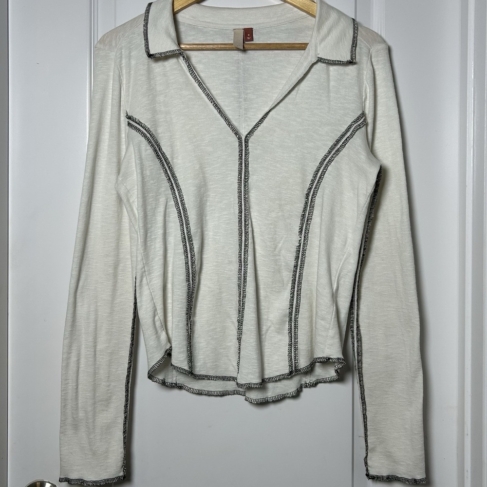 Pilcro Anthropologie Off-White Exposed Contrast Stitching Top Effortless Style